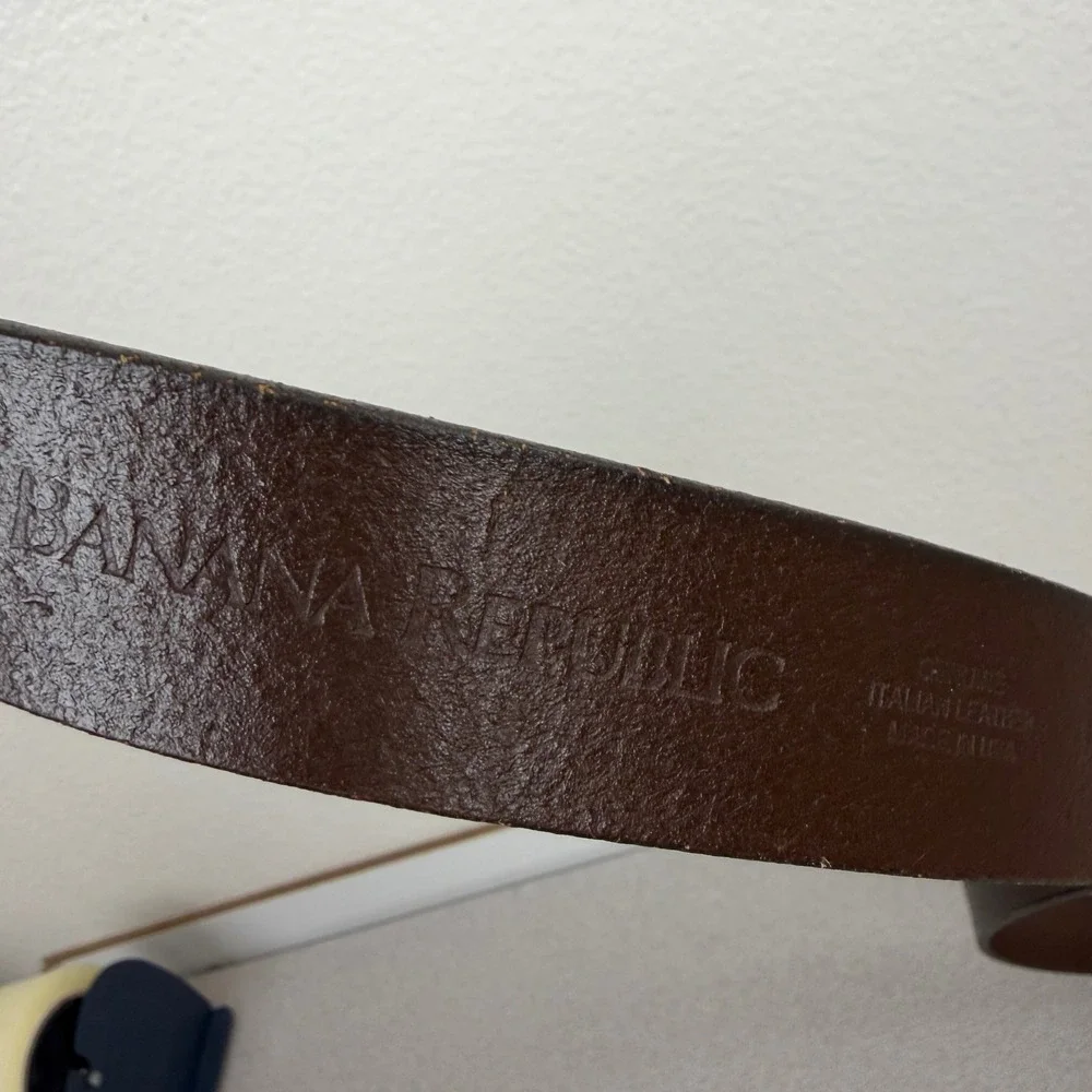 Banana Republic Belt Mens Size 36 Dark Brown Embossed Leather Brass Buckle 1.25